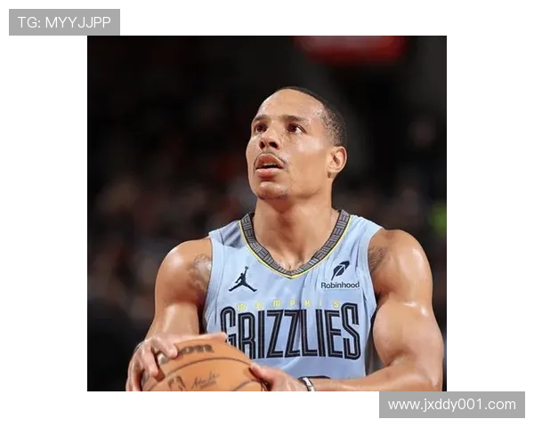 肯里奇精准妙传助攻卡鲁索灵巧空切轻松上篮得分